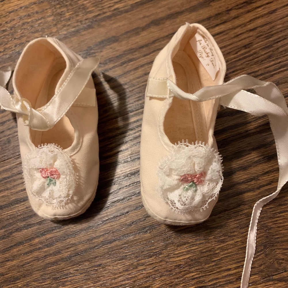 Vintage baby shoes size 2